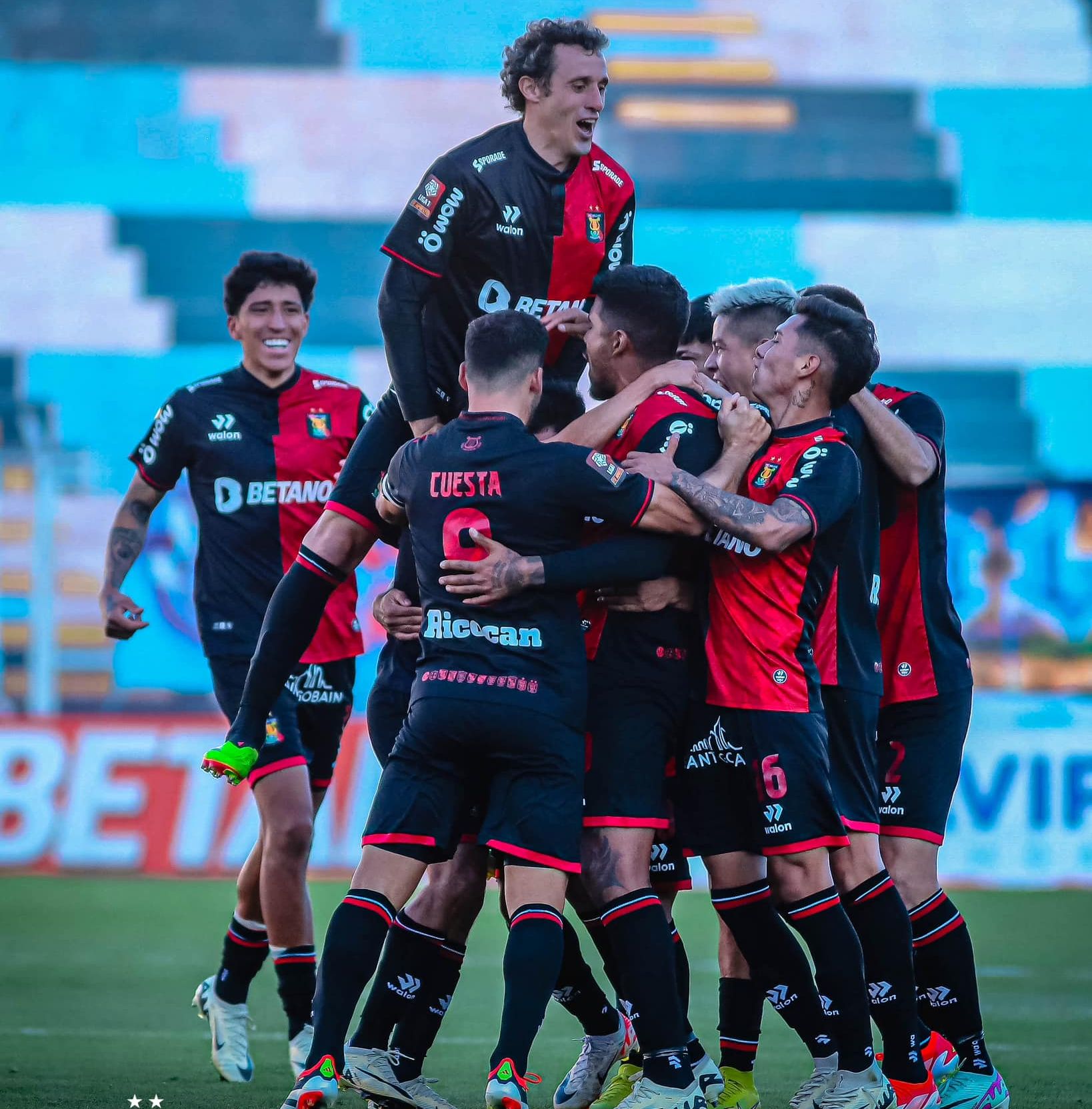 Melgar Domina en el Cierre del Torneo Apertura: Victoria 3-1 sobre Garcilaso Consolidada por una Actuación Estelar